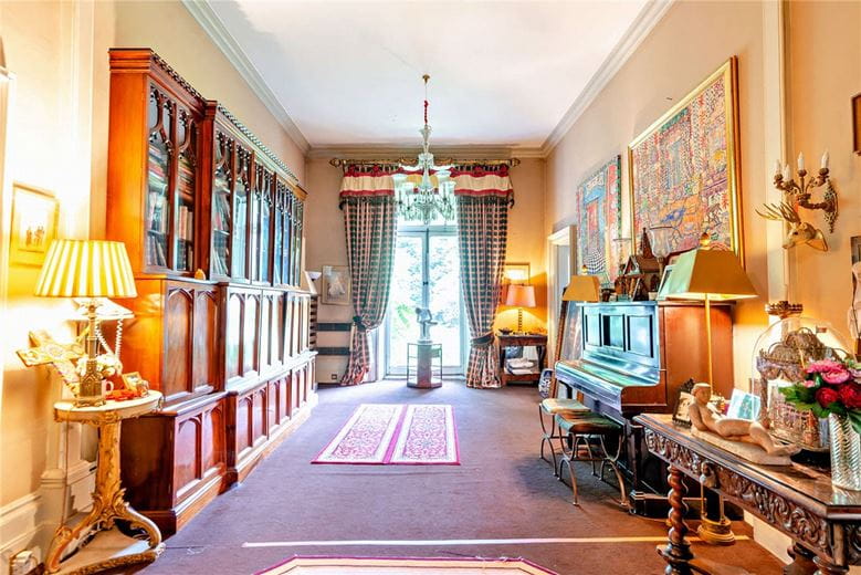 5.5 acres Country Estate, Priest Hill, Old Windsor SL4 - Available