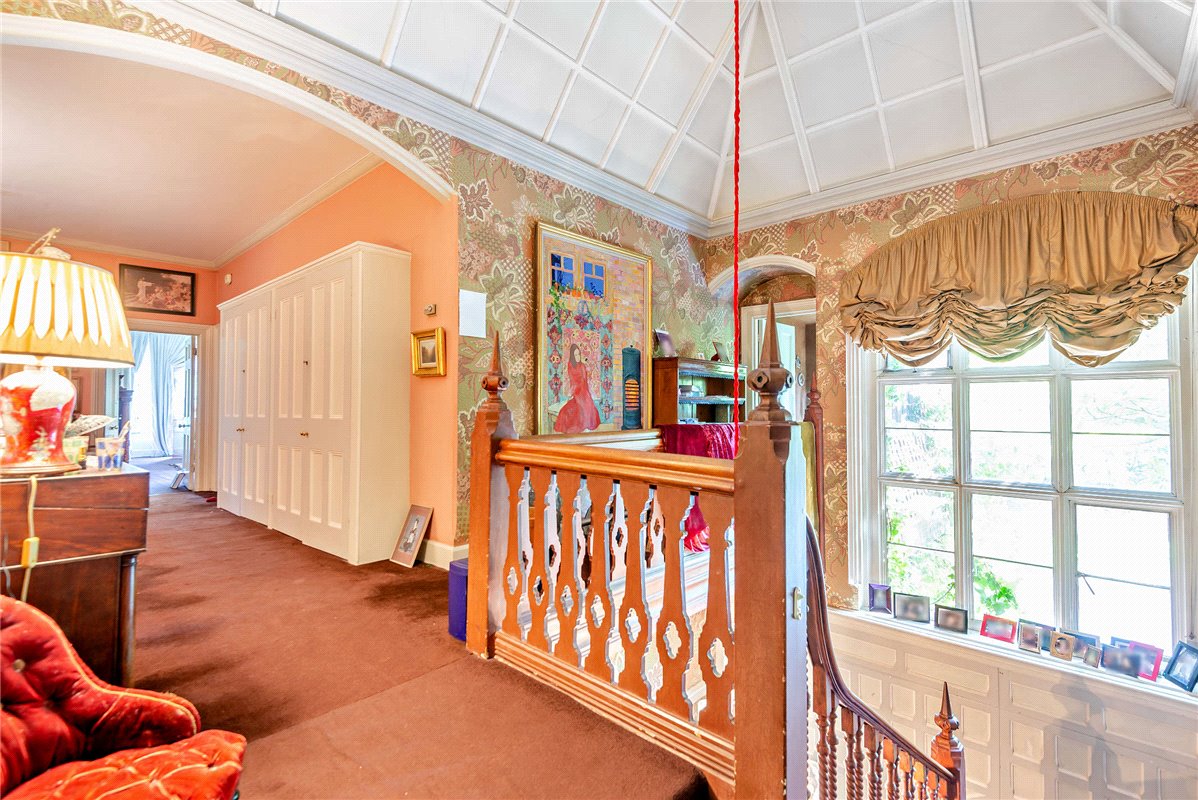 5.5 acres Country Estate, Priest Hill, Old Windsor SL4 - Available