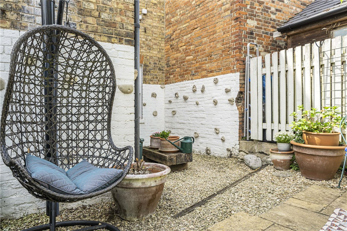 2 bedroom cottage, Hollybush Row, Oxford OX1 - Sold STC