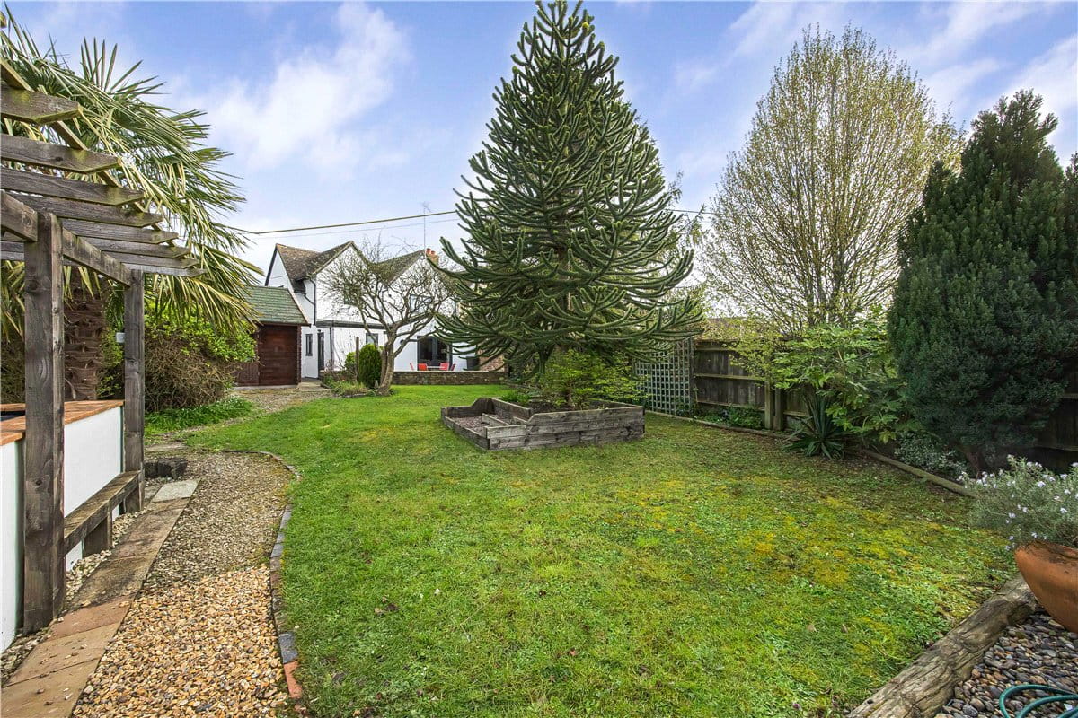 3 bedroom house, The Causeway, East Hanney OX12 - Available
