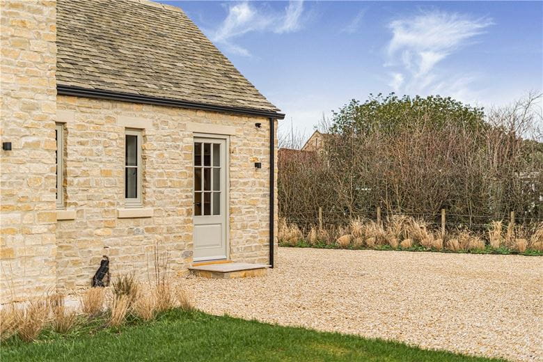 5 bedroom house, Lower End, Alvescot OX18 - Available