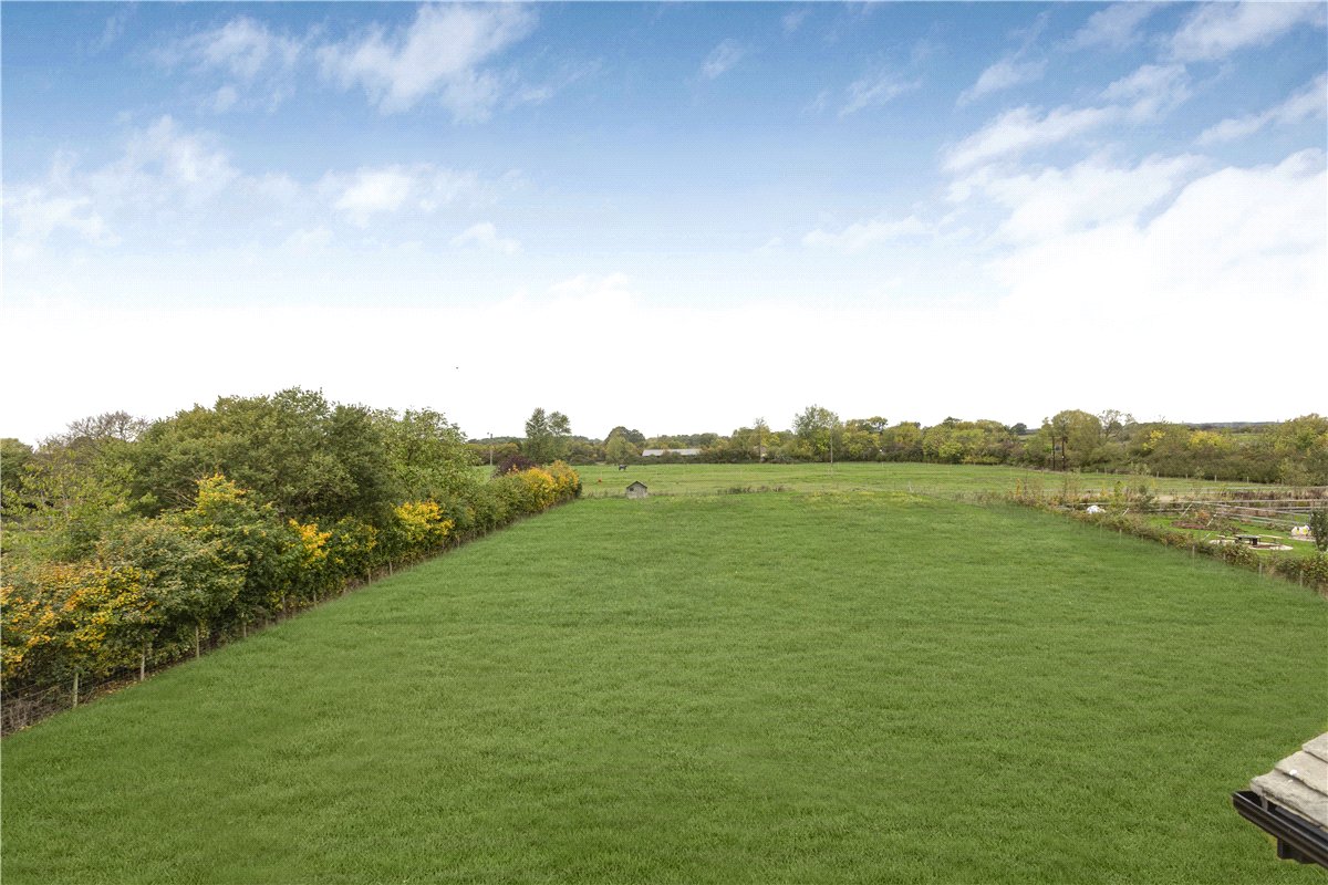 5 bedroom house, Lower End, Alvescot OX18 - Available