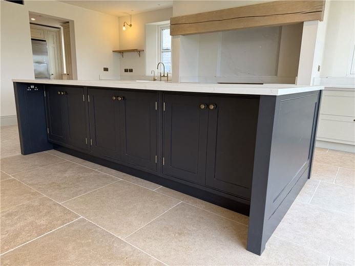 5 bedroom house, Lower End, Alvescot OX18 - Available