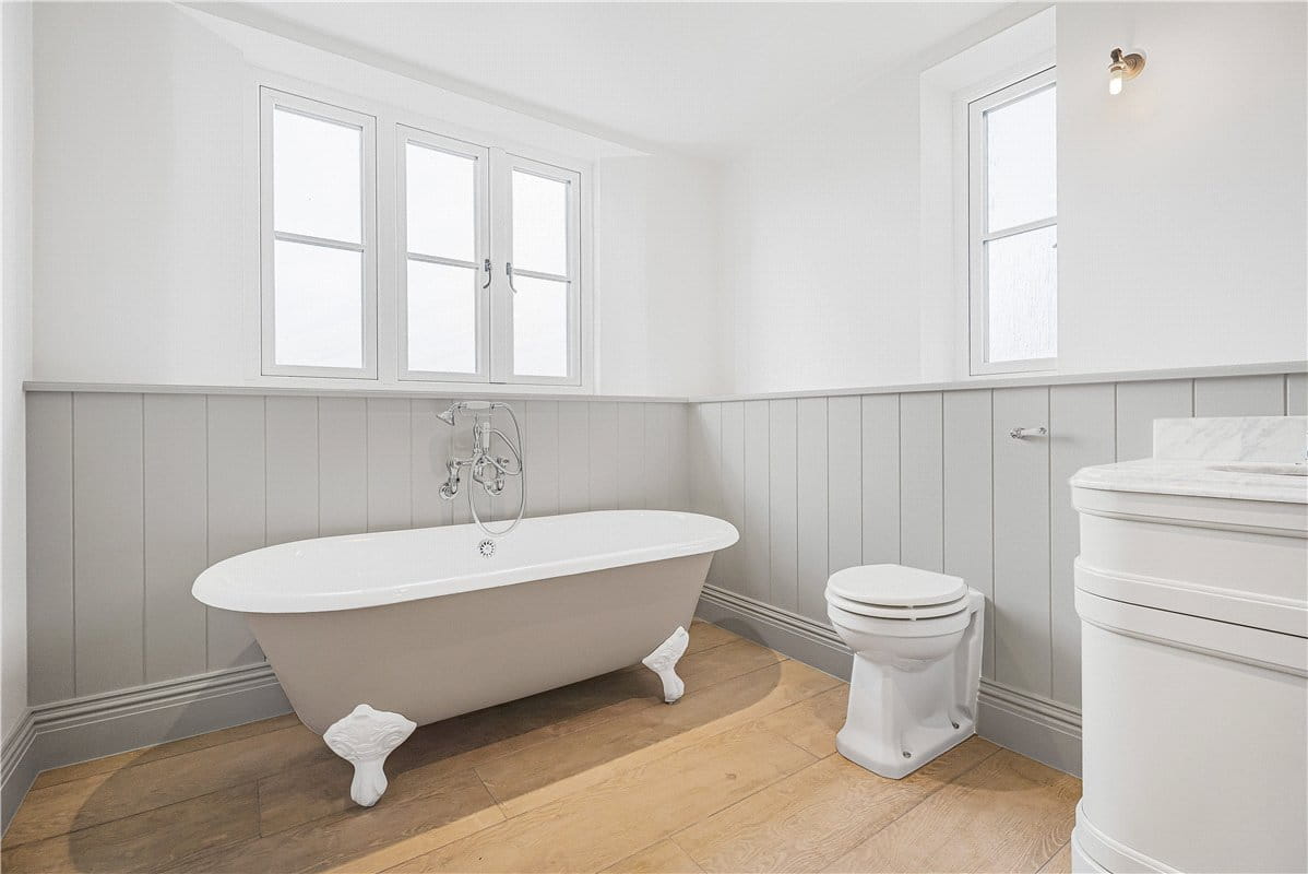 5 bedroom house, Lower End, Alvescot OX18 - Available