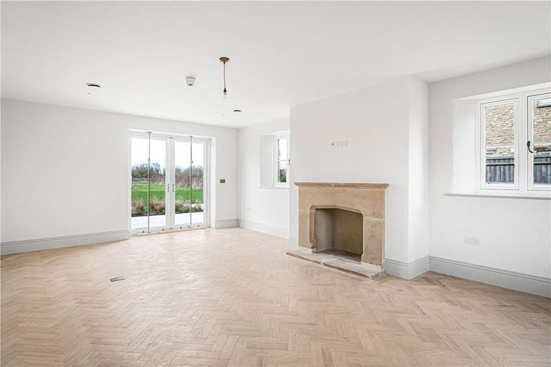 5 bedroom house, Lower End, Alvescot OX18 - Available