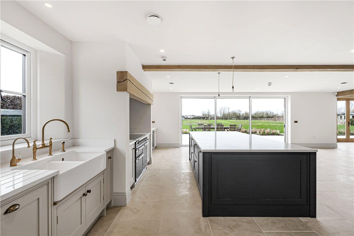 5 bedroom house, Lower End, Alvescot OX18 - Available