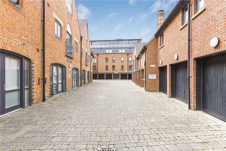 4 bedroom flat, St. Thomas Street, Oxford OX1 - Sold