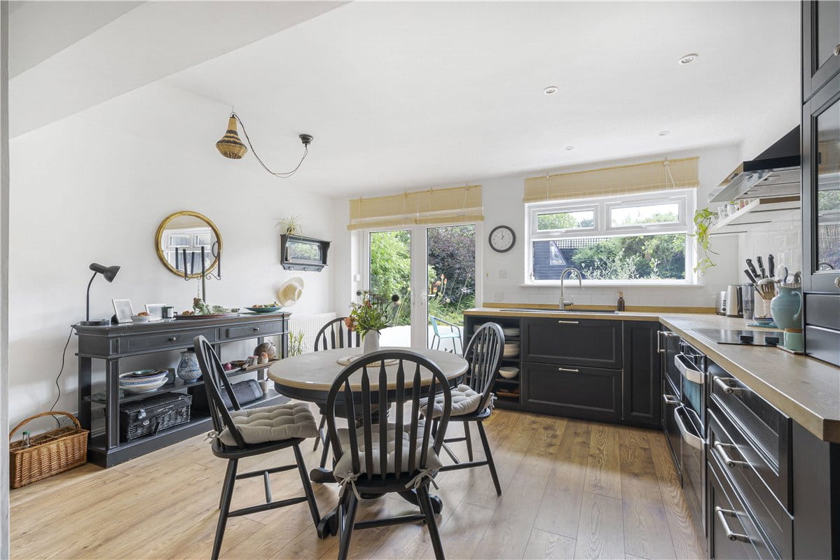 4 bedroom house, Keens Close, Enstone OX7 - Available