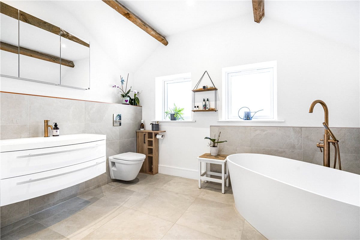 5 bedroom house, Middle Street, Islip OX5 - Sold