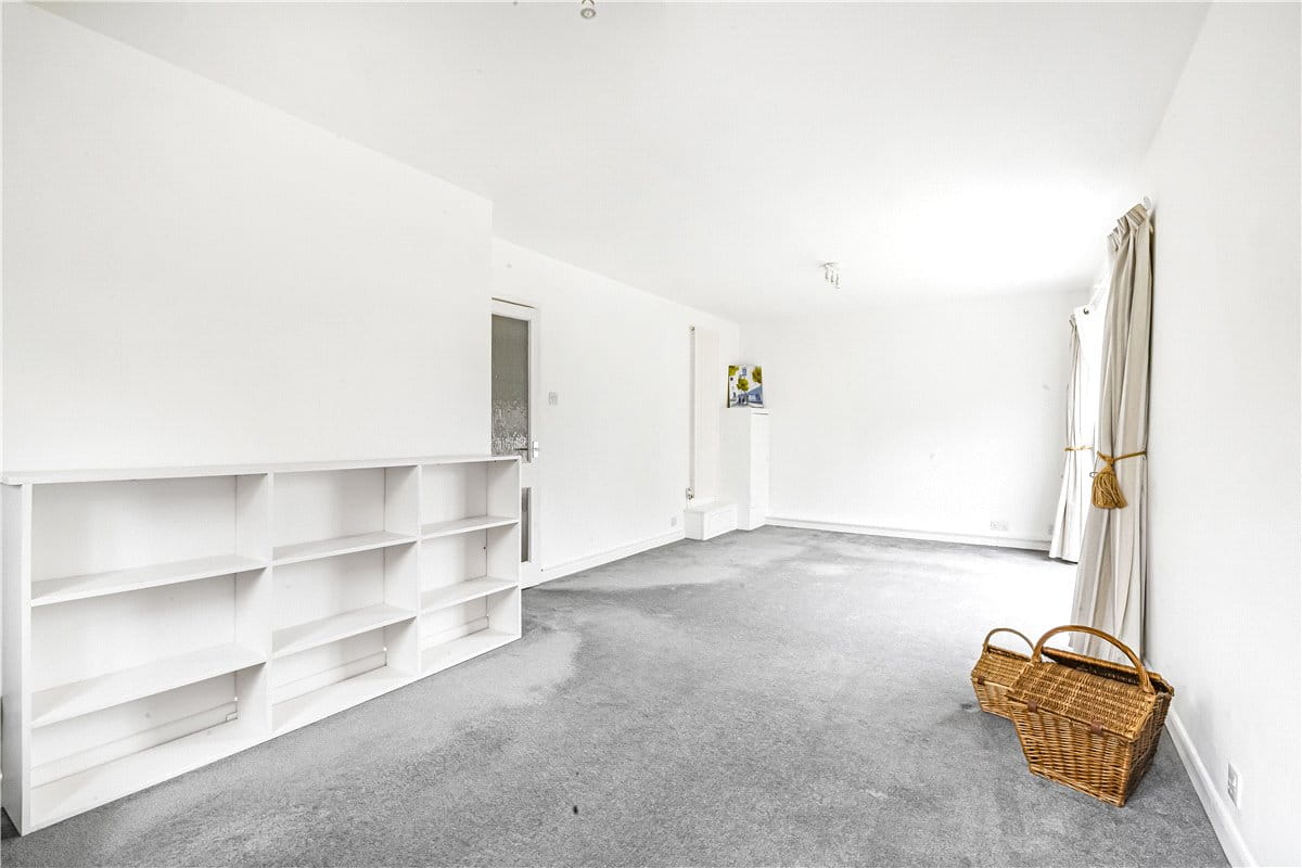 2 bedroom flat, Cunliffe Close, Oxford OX2 - Sold STC