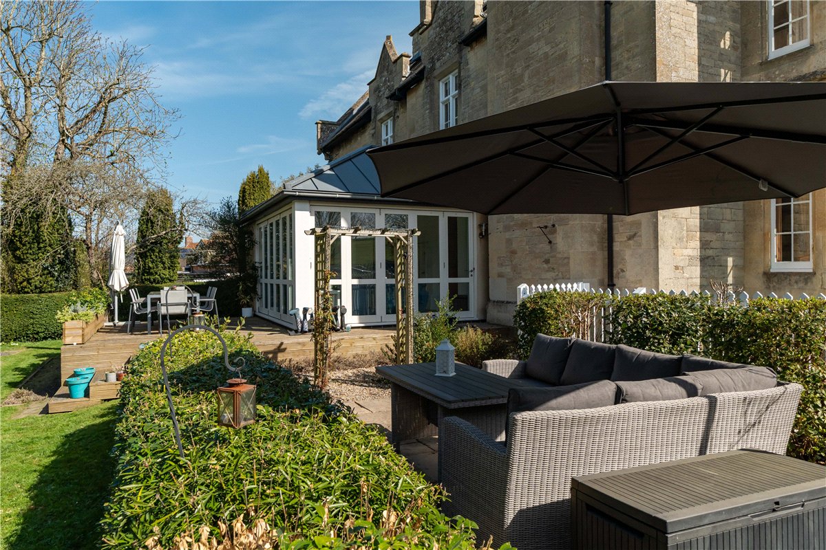 5 bedroom house, Station Yard, Steventon OX13 - Available