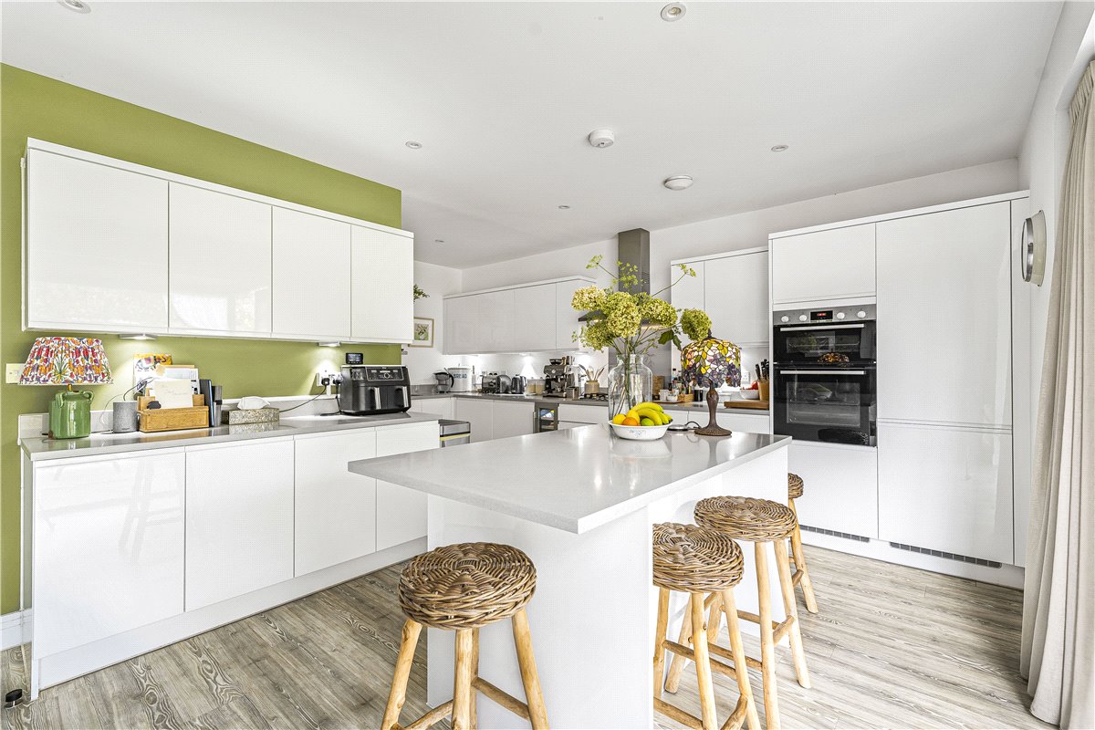 4 bedroom house, Collett Drive, Oxford OX2 - Available