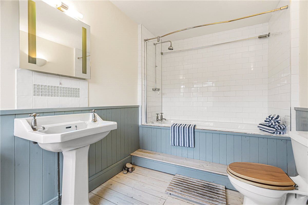 3 bedroom house, Thames Street, Abingdon OX14 - Available