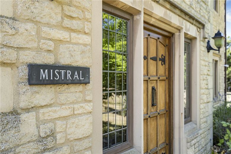 4 bedroom house, Witney Road, Ducklington OX29 - Available