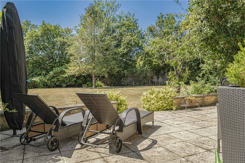 4 bedroom house, Witney Road, Ducklington OX29 - Available