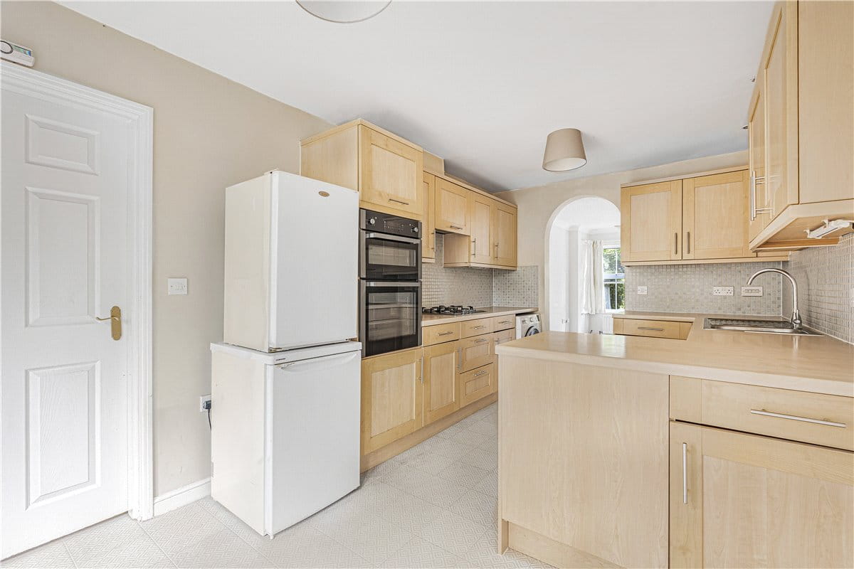 4 bedroom house, Terrett Avenue, Headington OX3 - Available