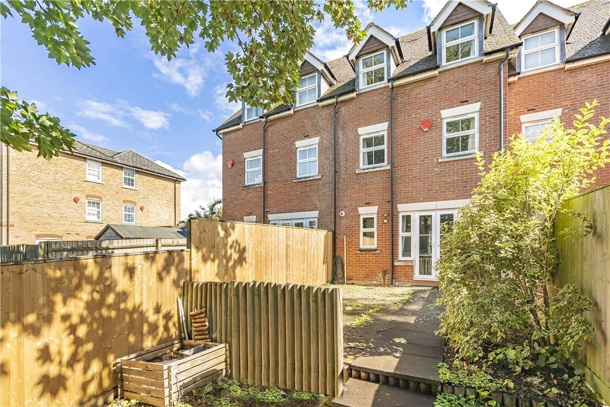 4 bedroom house, Terrett Avenue, Headington OX3 - Available