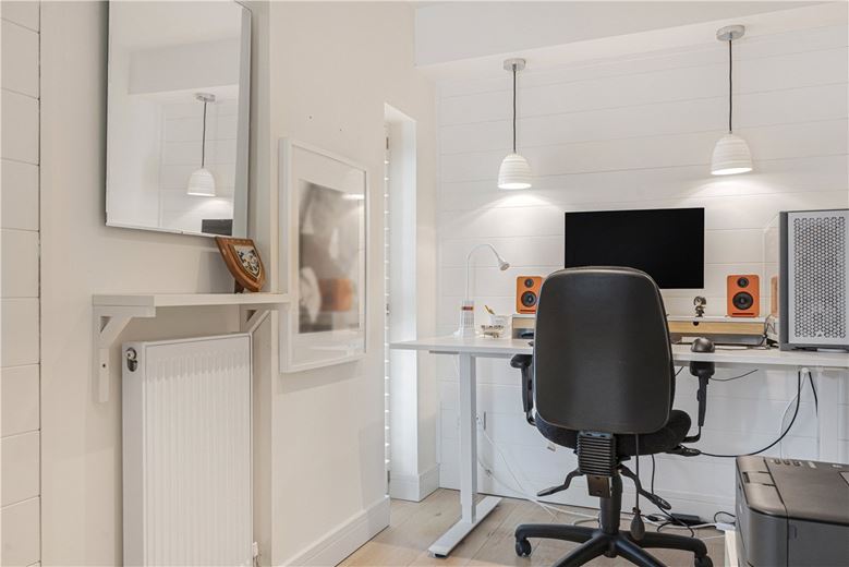 4 bedroom house, Clover Close, Cumnor Hill OX2 - Available