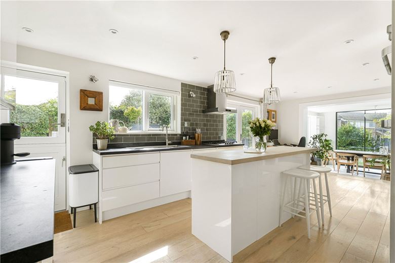 4 bedroom house, Clover Close, Cumnor Hill OX2 - Available