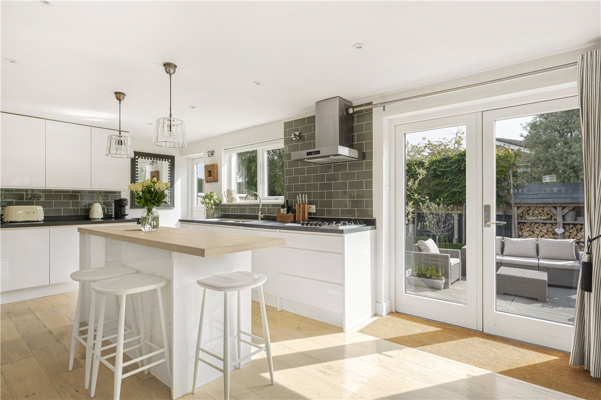 4 bedroom house, Clover Close, Cumnor Hill OX2 - Available