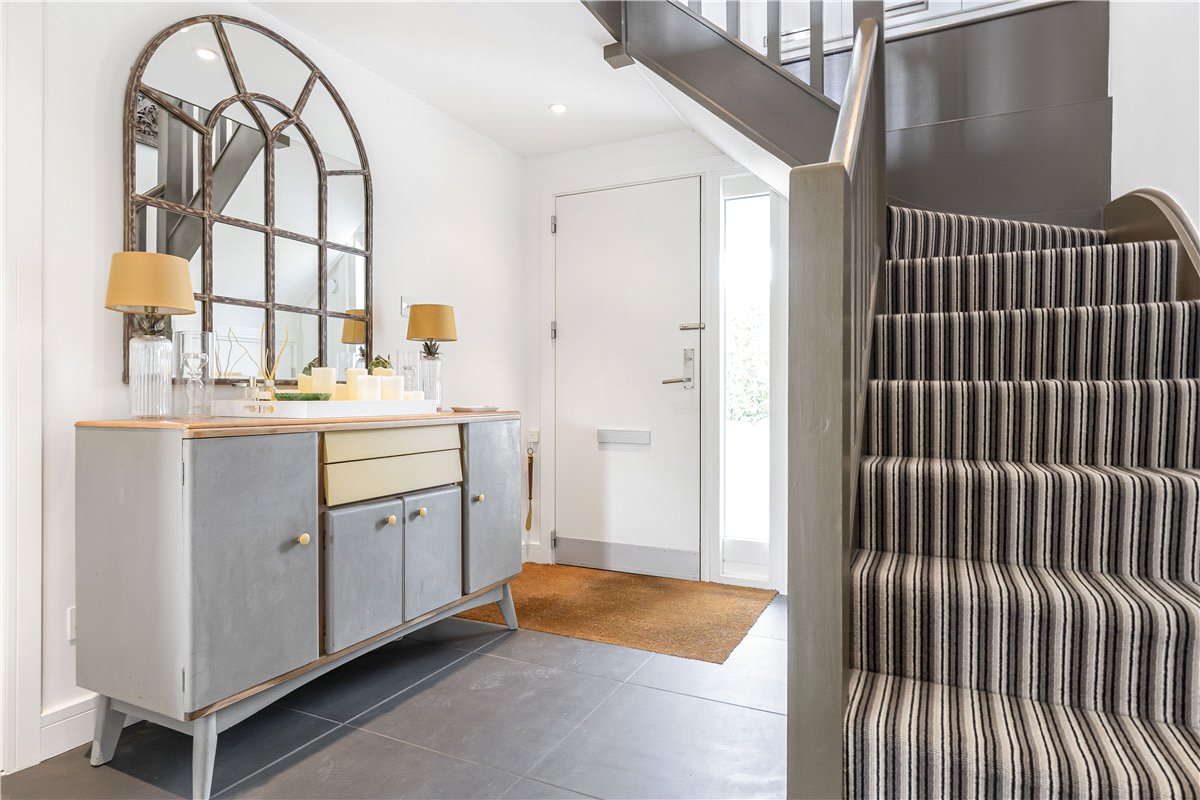 4 bedroom house, Clover Close, Cumnor Hill OX2 - Available