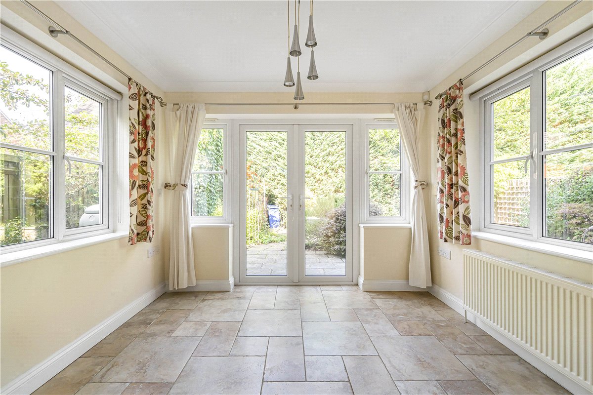 4 bedroom house, Poppy Close, Yarnton OX5 - Available