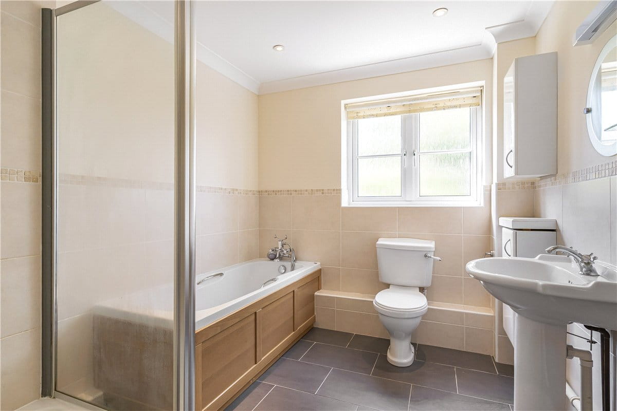 4 bedroom house, Poppy Close, Yarnton OX5 - Available