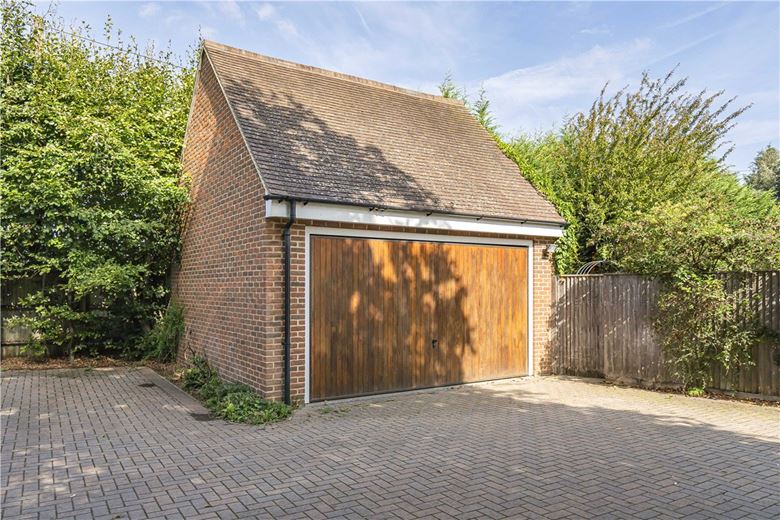 4 bedroom house, Poppy Close, Yarnton OX5 - Available