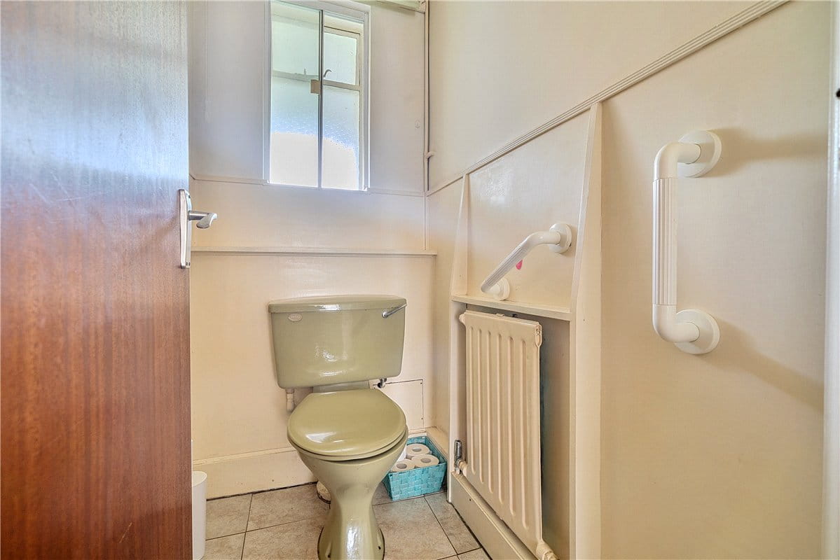 3 bedroom bungalow, Bridle Path, Charney Bassett OX12 - Available