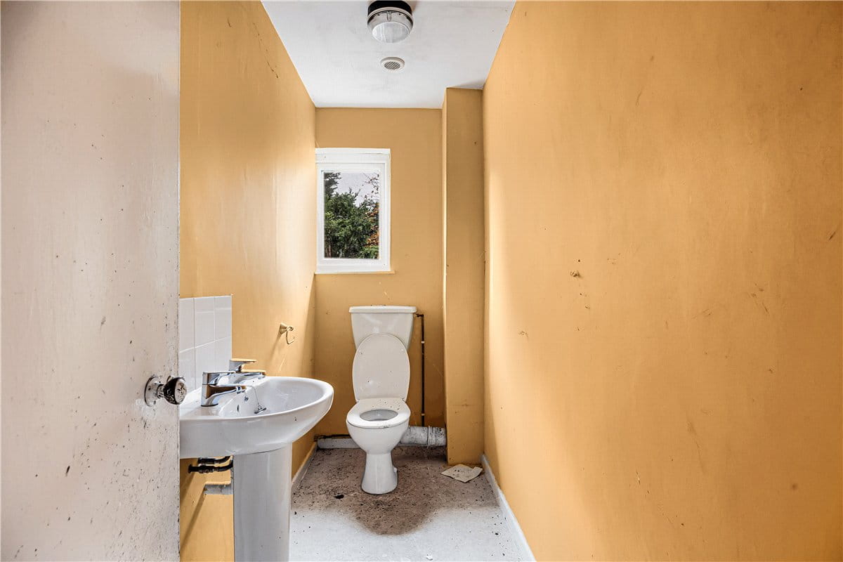 4 bedroom house, Queen Camel, Yeovil BA22 - Available