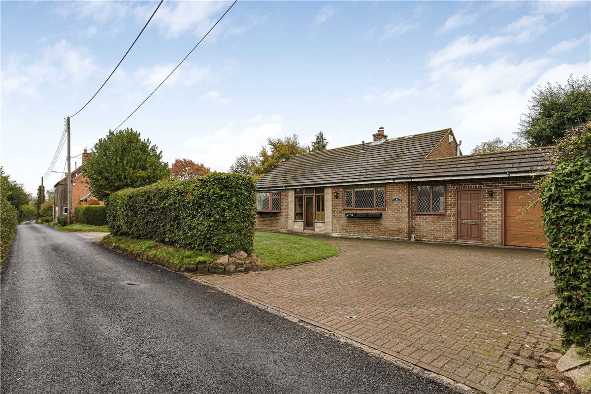 3 bedroom bungalow, Darnford Lane, Lichfield WS14 - Available