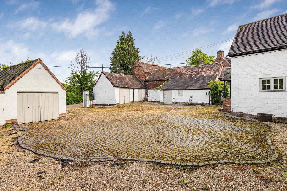 4 bedroom house, Church Lane, Middleton B78 - Available