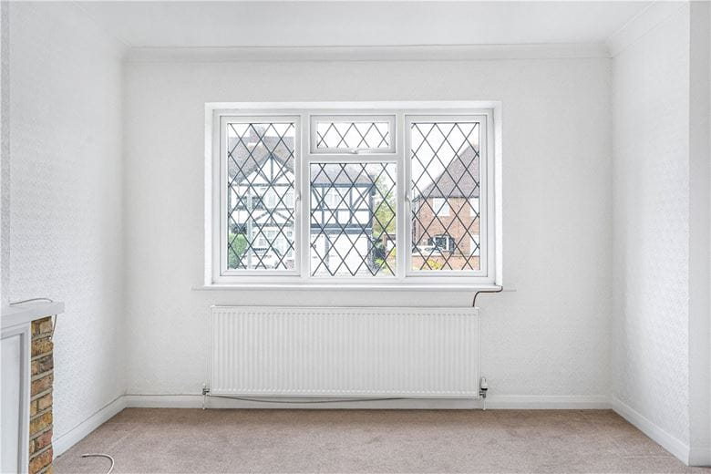 2 bedroom maisonette, West Ruislip Court, Ickenham Road HA4 - Available