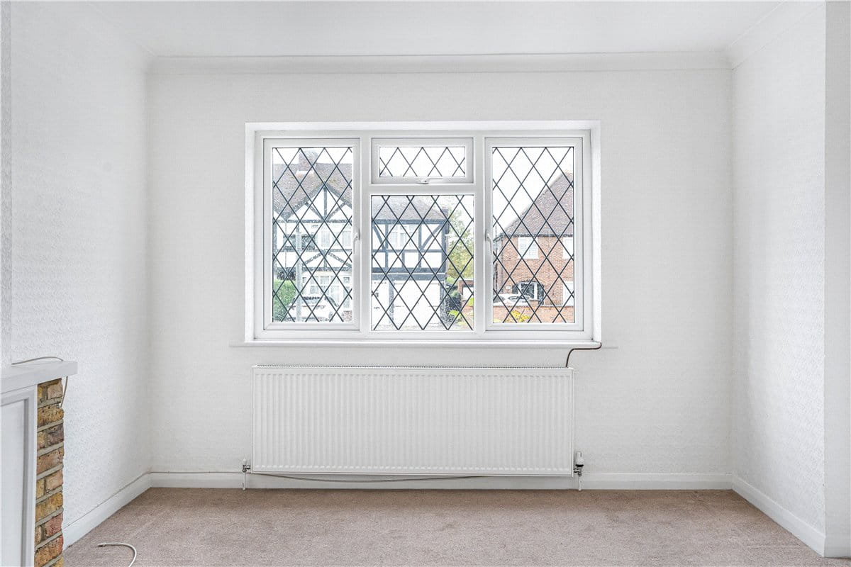 2 bedroom maisonette, West Ruislip Court, Ickenham Road HA4 - Available