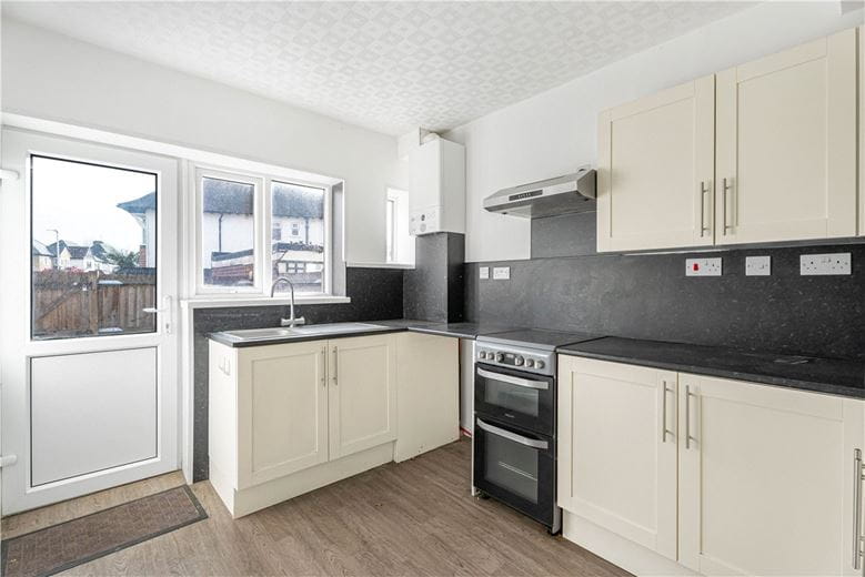 2 bedroom maisonette, West Ruislip Court, Ickenham Road HA4 - Available