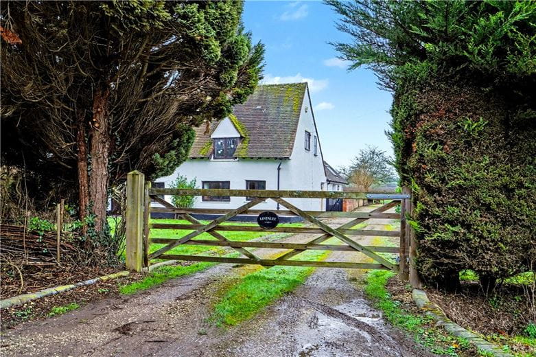 4 bedroom cottage, Lower Hartwell, Aylesbury HP17 - Available