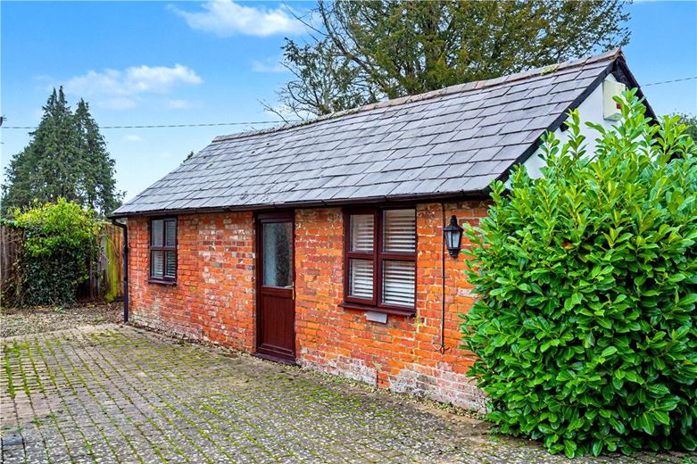 4 bedroom cottage, Lower Hartwell, Aylesbury HP17 - Available