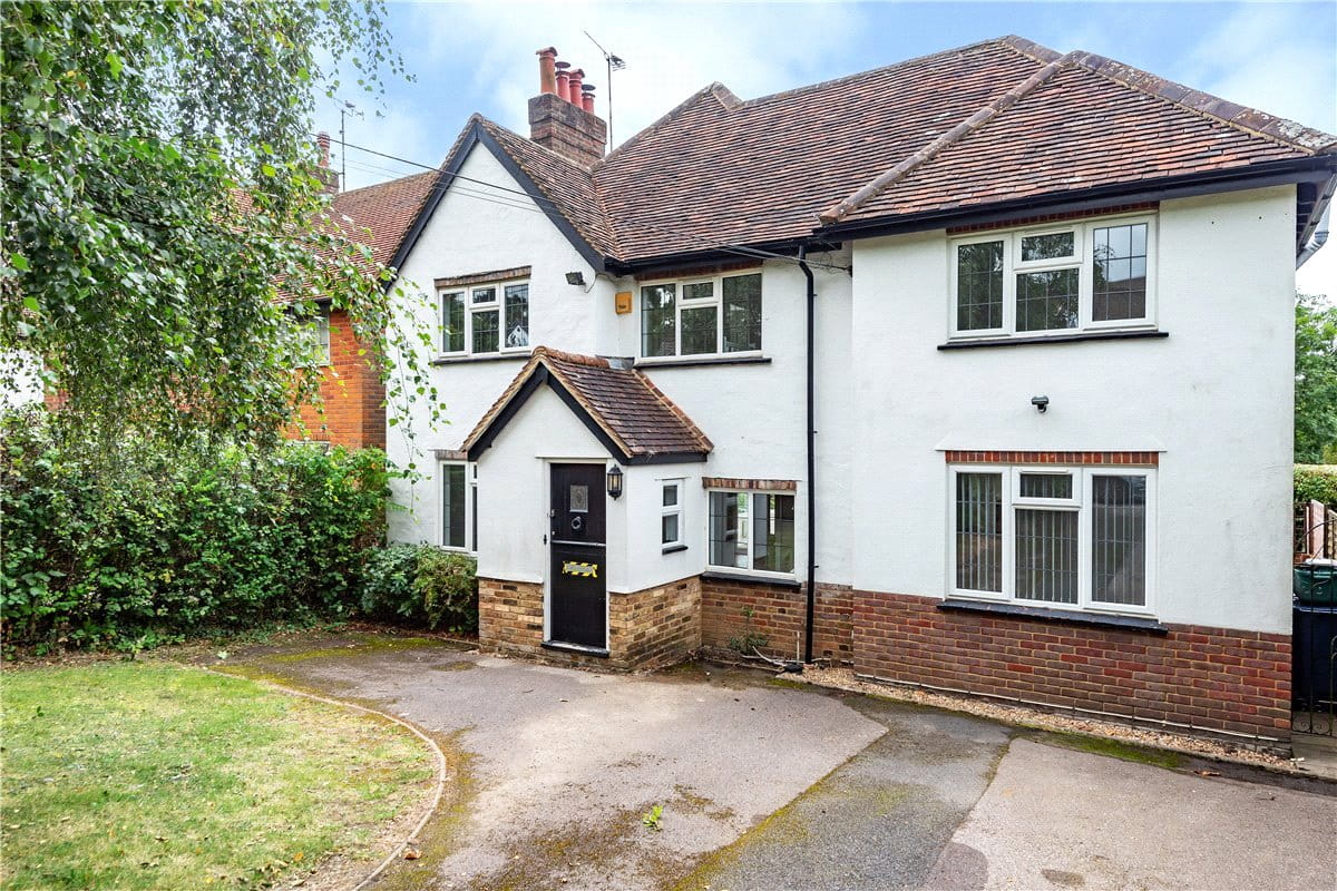 4 bedroom house, Ballinger Road, South Heath HP16 - Available