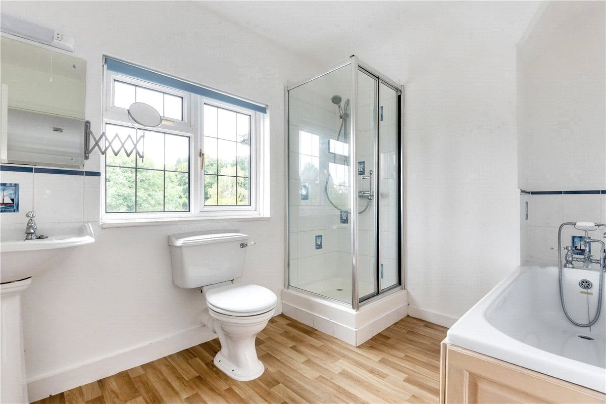 4 bedroom house, Ballinger Road, South Heath HP16 - Available