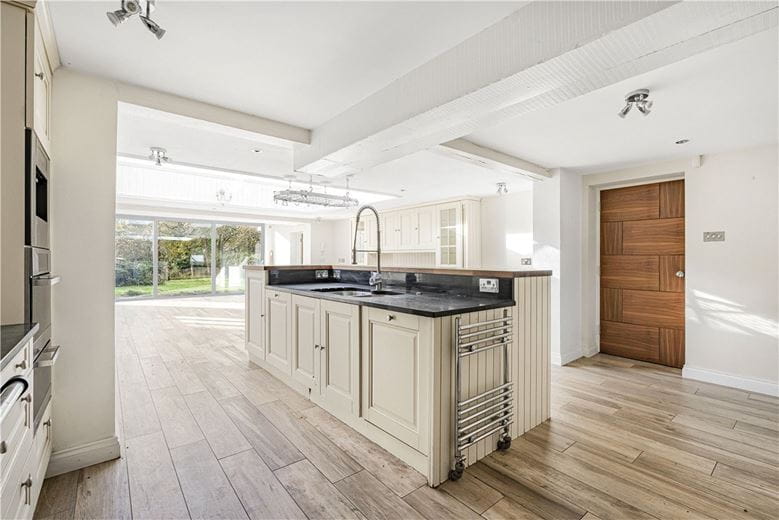 5 bedroom house, Tortington, Arundel BN18 - Available