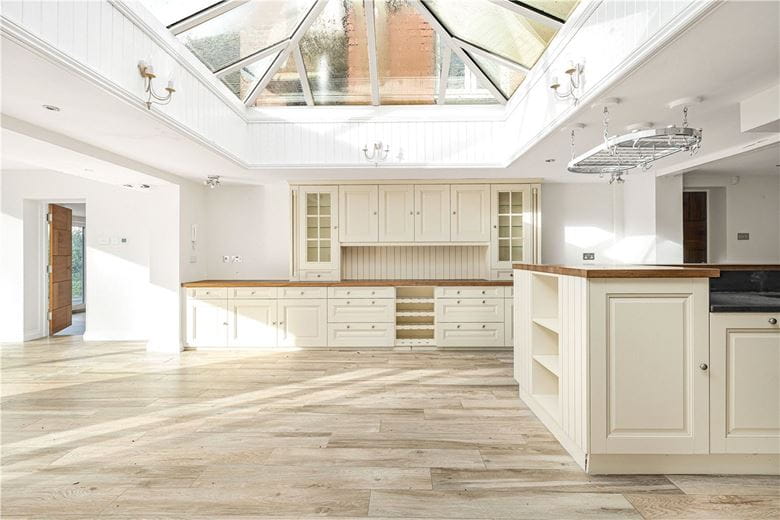 5 bedroom house, Tortington, Arundel BN18 - Available