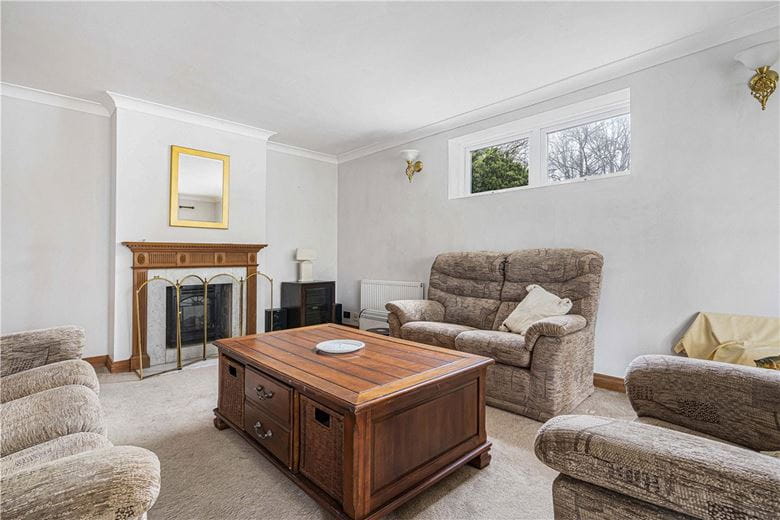 4 bedroom house, Oxford Road, Burford OX18 - Available