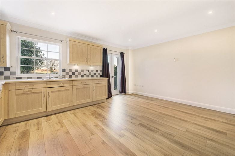 3 bedroom house, Tortington Manor, Ford Road BN18 - Available