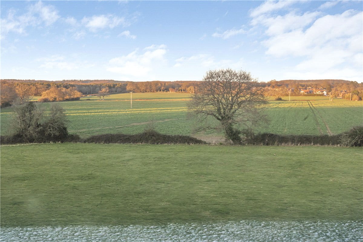 3 bedroom house, Tortington Manor, Ford Road BN18 - Available