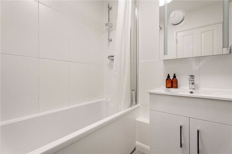 2 bedroom flat, Cunliffe Close, Oxford OX2 - Available