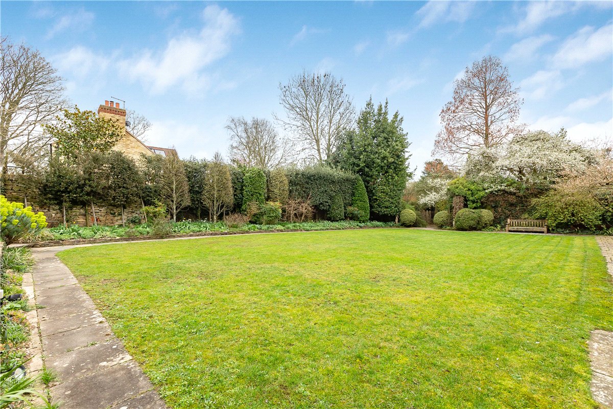 5 bedroom , Back Way, Great Haseley OX44 - Available