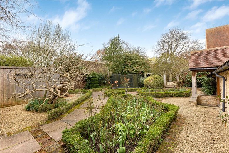 5 bedroom , Back Way, Great Haseley OX44 - Available