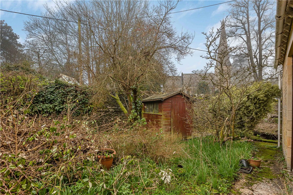 3 bedroom house, Lower End, Ramsden OX7 - Available