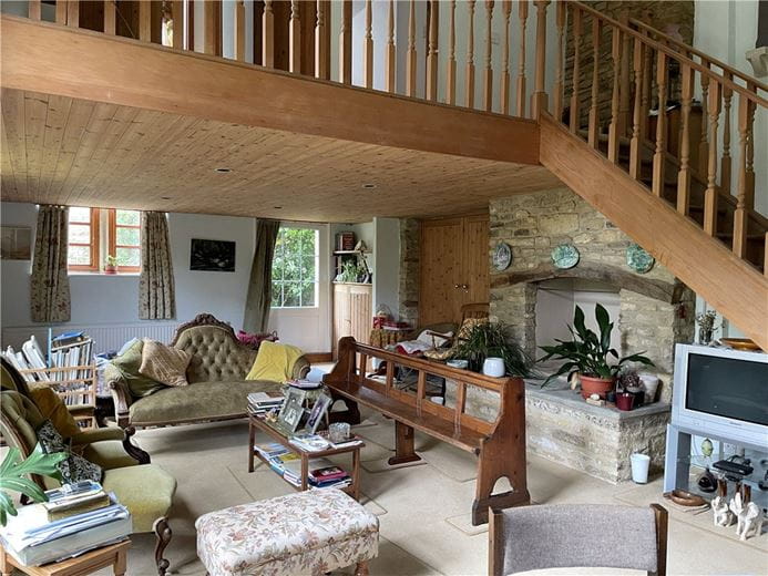 3 bedroom house, Lower End, Ramsden OX7 - Available