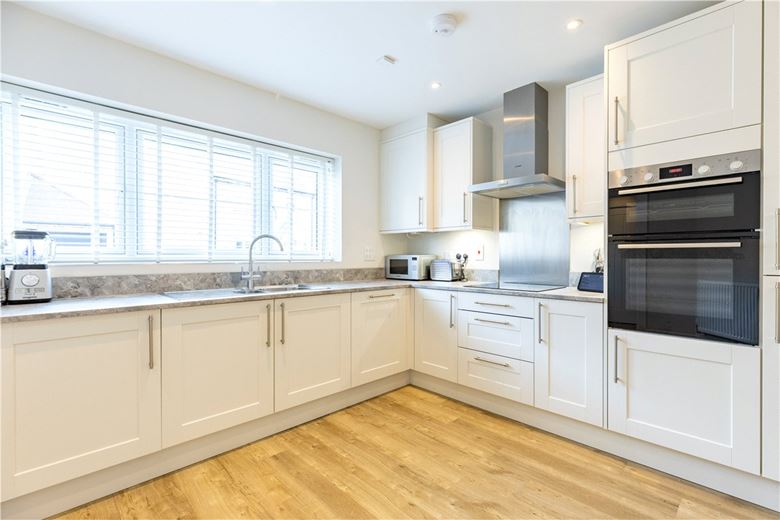 4 bedroom house, Olivers Close, Long Hanborough OX29 - Available